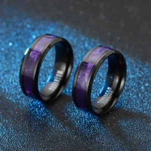 Ametra – Bague homme titane noir incrustée coquille violette 8mm