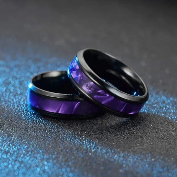 Ametra – Bague homme titane noir incrustée coquille violette 8mm
