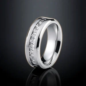 Bague homme TitanLuxe argentée avec ligne de zircons carrés