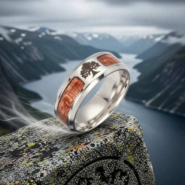 Yggdra – unique Bague Yggdra en situation