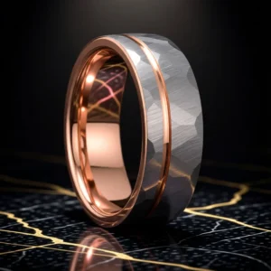 Malleus – Argent / Or Rose Bague Malleus finition Argent / Or Rose en situation